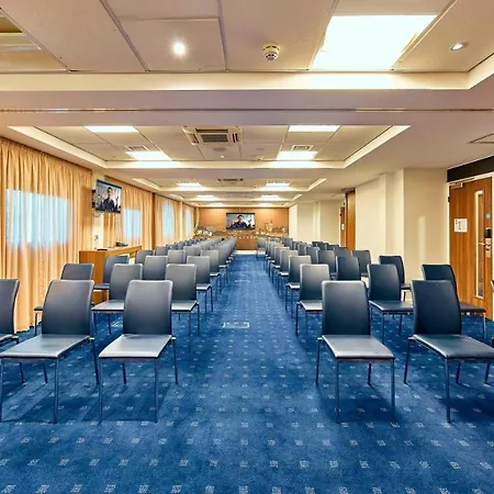 Express Stratford By Ihg Hotel