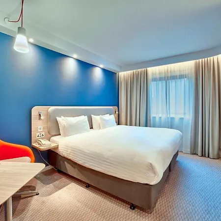 Express Stratford By Ihg Hotel