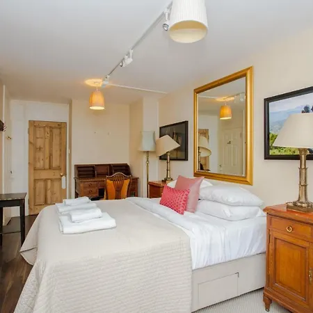 Apartment Lovely 2 Bedroom On The Corner Of Portobello Road *