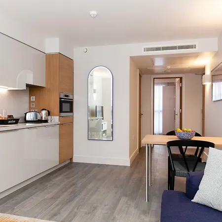 Hotel Rockwell East 3*