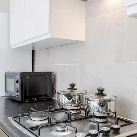 2 Bedroom Serviced * London