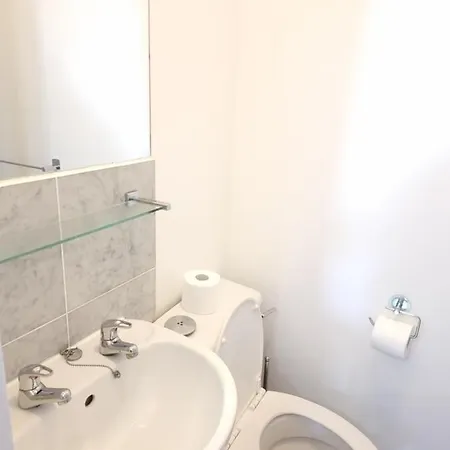 Apartment F21-4th Floor Studio For 2 Near Paddington London