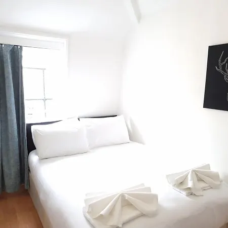 F21-4th Floor Studio For 2 Near Paddington * London