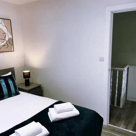 2 Bedroom Serviced *