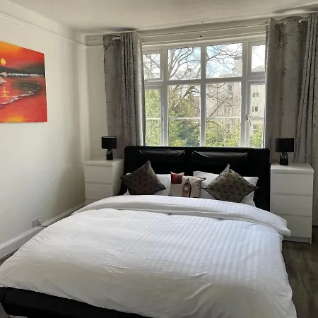 Apartment Bright And Spacious 2 Bedroom
