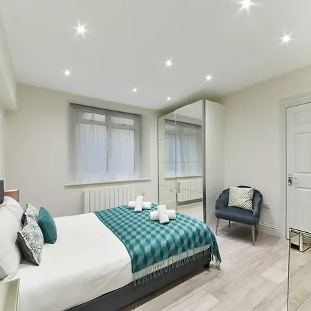 Apartment Chic By Hyde Park