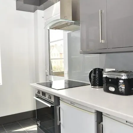 Apartment Bright And Spacious 2 Bedroom