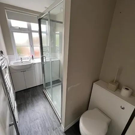Bright And Spacious 2 Bedroom