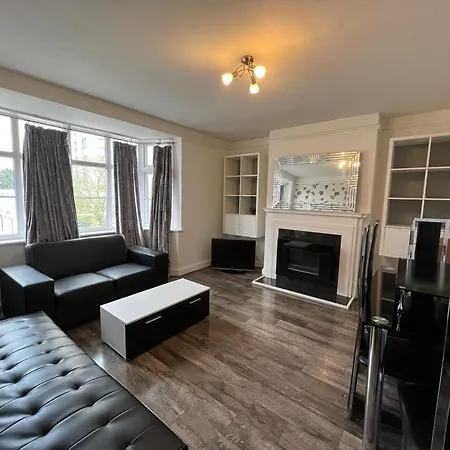 Apartment Bright And Spacious 2 Bedroom