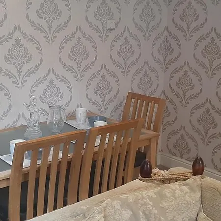Apartment 2 Bedrooms & 2 Bathrooms With An Ensuite London