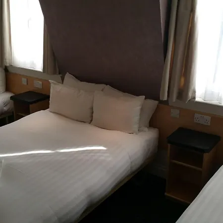 Jesmond Dene - St Pancras Group 3* London