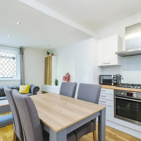 Marylebone Mews - Beautiful 2 Bedroom Flat * London