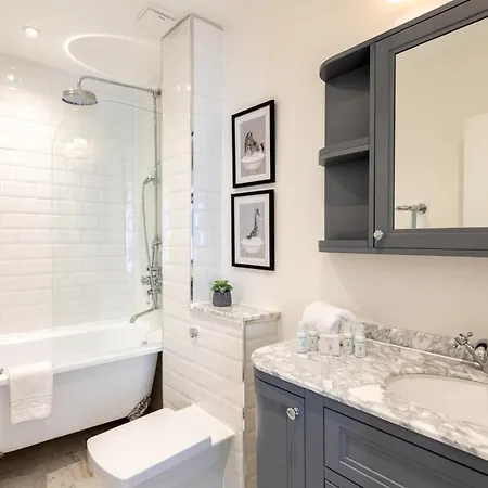 Fabulous Gloucester Road * London