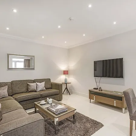 Aparthotel Ashburn Court 4*