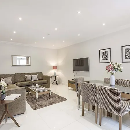 Aparthotel Ashburn Court 4*