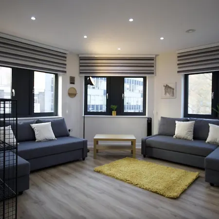 Lovely In Aldgate East 5