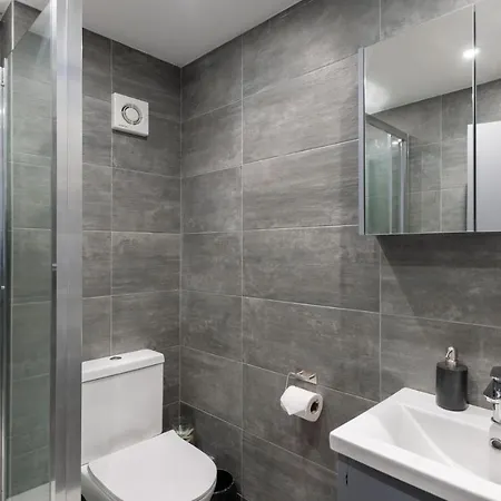 Apartment Spacious And Modern 4 Bed Next To Borough Station *
