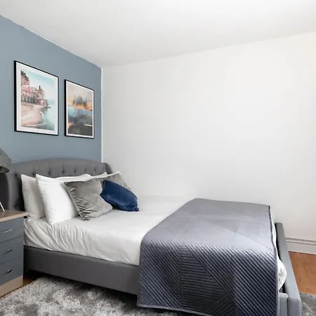 Spacious And Modern 4 Bed Next To Borough Station Apartment London