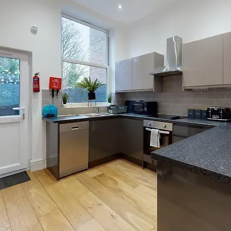 Lovely 2 Bedroom Near Highgate Station London