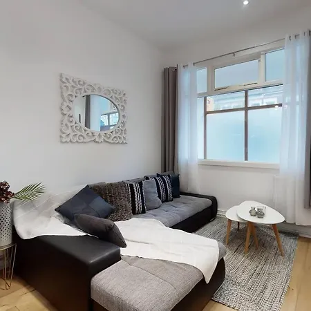 Lovely 2 Bedroom Near Highgate Station London