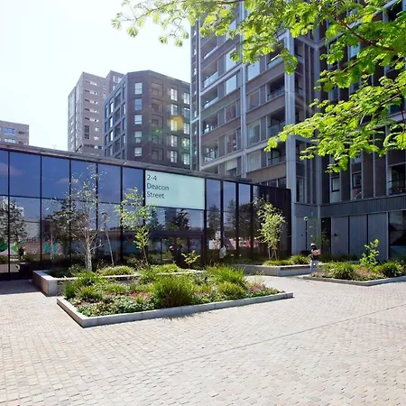 Hurlock Retreat London
