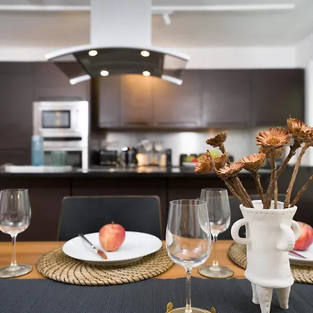 Location 2 Bedr, 3 Beds, Covent Grdn, China Town