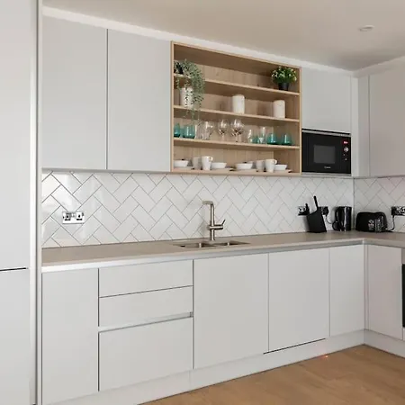 Apartment 1097 Luxury 2 Bedroom *