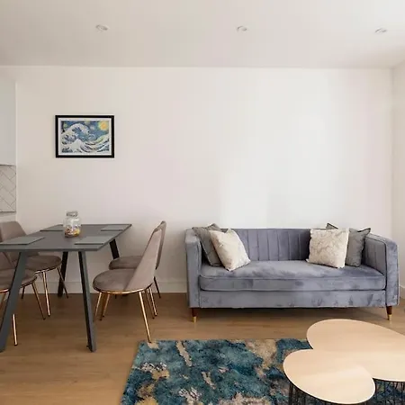 1097 Luxury 2 Bedroom * London