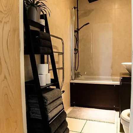 Apartamento - Shadwell - Wrap Around Balcony W Scenic View *