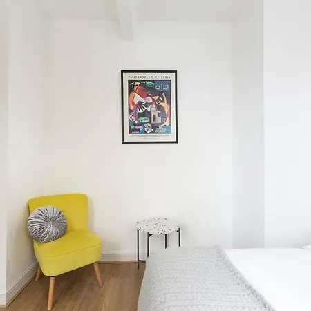 **authentic & Spacious 5 Bed Apartment/hyde Park** شقة *