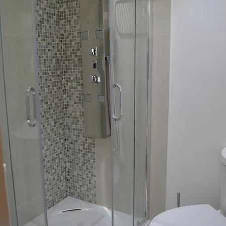 Deluxe And Modern In Sydenham Apartamento *