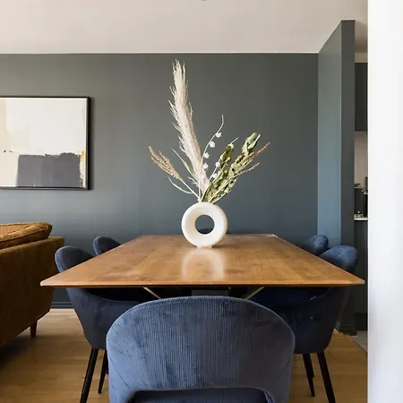 The Nine Elms Lane Arms - Stunning & Bright 2bdr Flat *