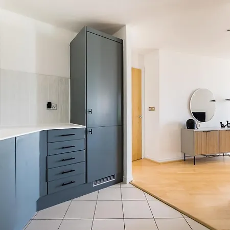 The Nine Elms Lane Arms - Stunning & Bright 2bdr Flat Apartment *