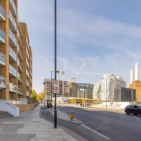 The Nine Elms Lane Arms - Stunning & Bright 2bdr Flat * London