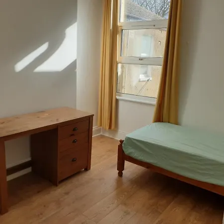 Burney Tomar House Проживание в семье