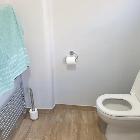Burney Tomar House Проживание в семье *