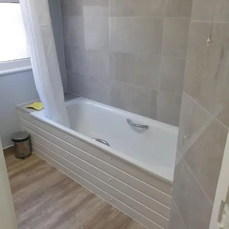 Burney Tomar House Проживание в семье *