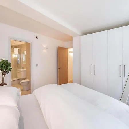 Fantastic 1 Bedroom Flat Leicester Square West End *