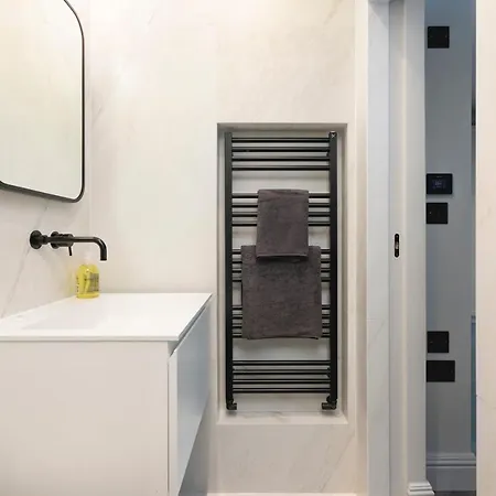 Penthousestays Chelsea - Luxury King / Queen Bed - Near King's Road Londra