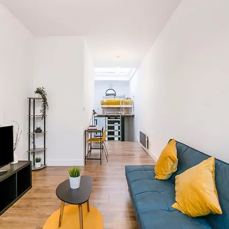 Apartment Split Level Studio In Camden London