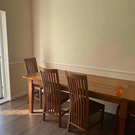 3 Bedroom Bungalow Set In Private Woodlands. Holiday home