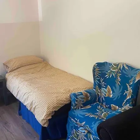 3 Bedroom Bungalow Set In Private Woodlands.