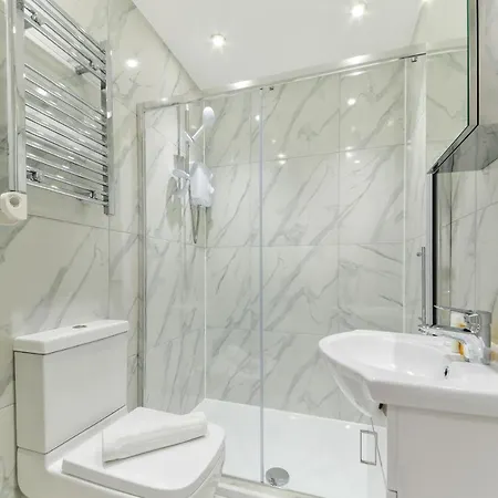 Chic By Hyde Park Apartment *