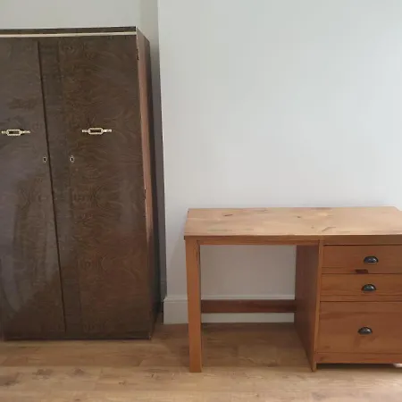 Burney Tomar House Homestay Croydon