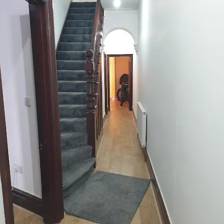 Homestay Burney Tomar House Croydon