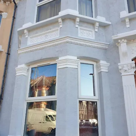 Homestay Burney Tomar House Croydon