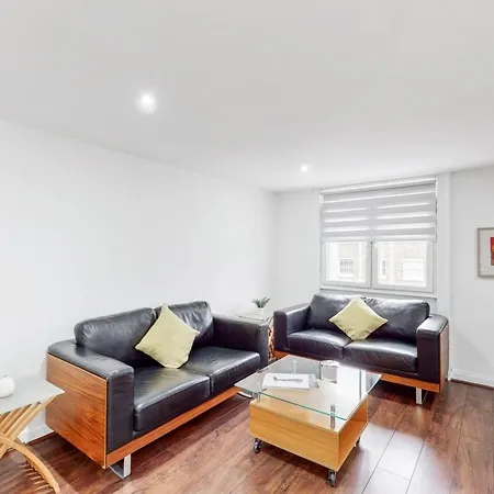 Baker Street Apartment *