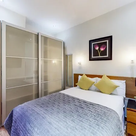 Baker Street Apartment