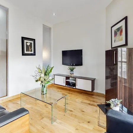 Baker Street Apartment London