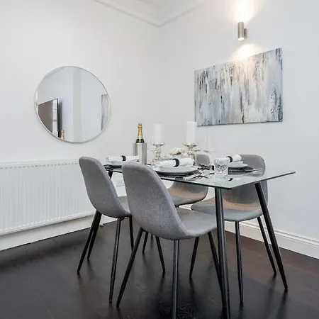 Harrods Luxury Apartment London